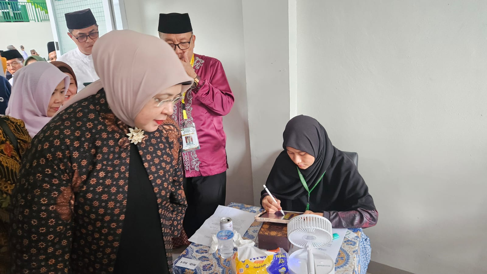 Babak Final Kaligrafi MTQ Riau ke-43, Karya Peserta Curi Perhatian Pengunjung