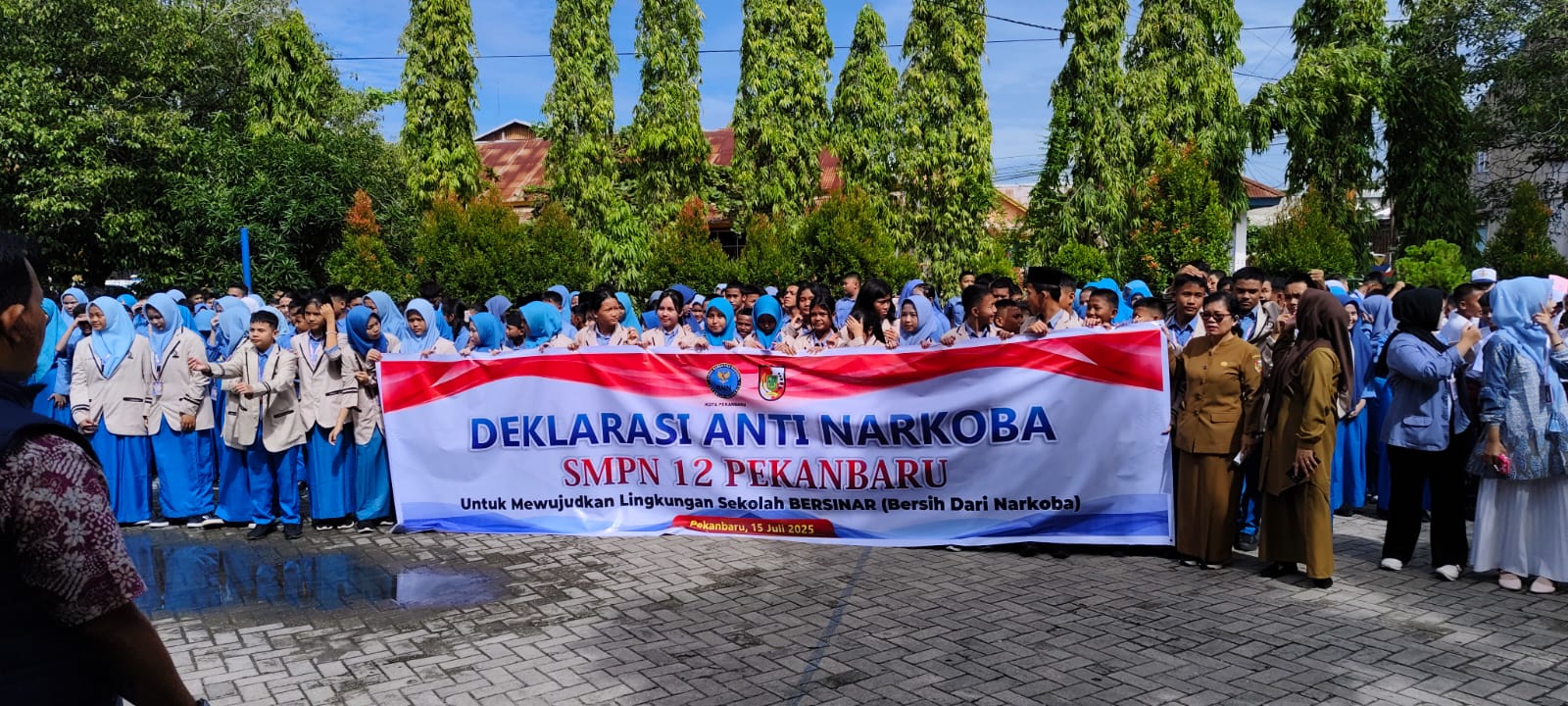 Membangun Kesadaran Siswa Tentang Bahaya Narkoba, Kepala BNN Sosialisasi di SMPN 12 Pekanbaru