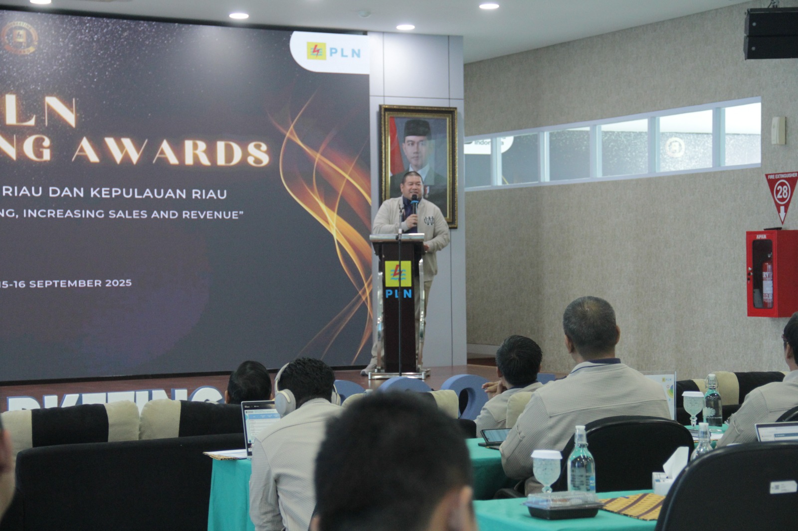 PLN UID Riau Kepri Perkuat Strategi Pemasaran di Marketing Award 2025 Untuk Tingkatkan Layanan Pelanggan