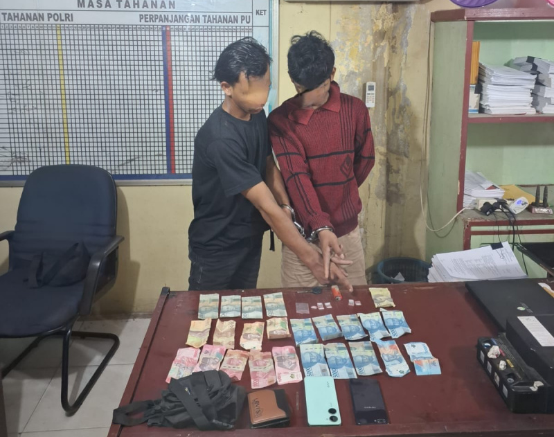 Tim Opsnal Polsek Kandis Bekuk Dua Pemuda Pembawa Shabu