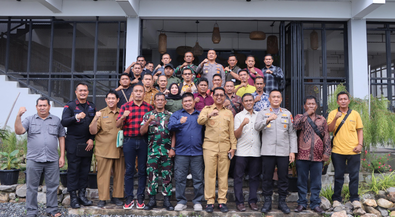 Kapolres Rohil Mediasi Konflik Lahan Antara Kelompok Masyarakat dan KSO PT. Ujung Tanjung Sejahtera