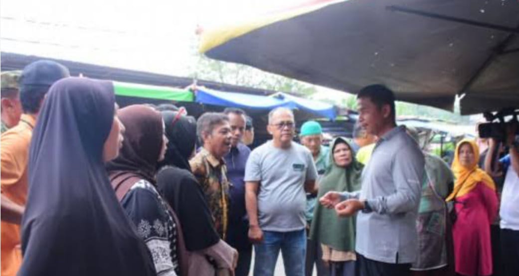 Jelang Ramadan, Bupati Kampar Tinjau Ketersediaan Komoditi Pasar Inpres Bangkinang