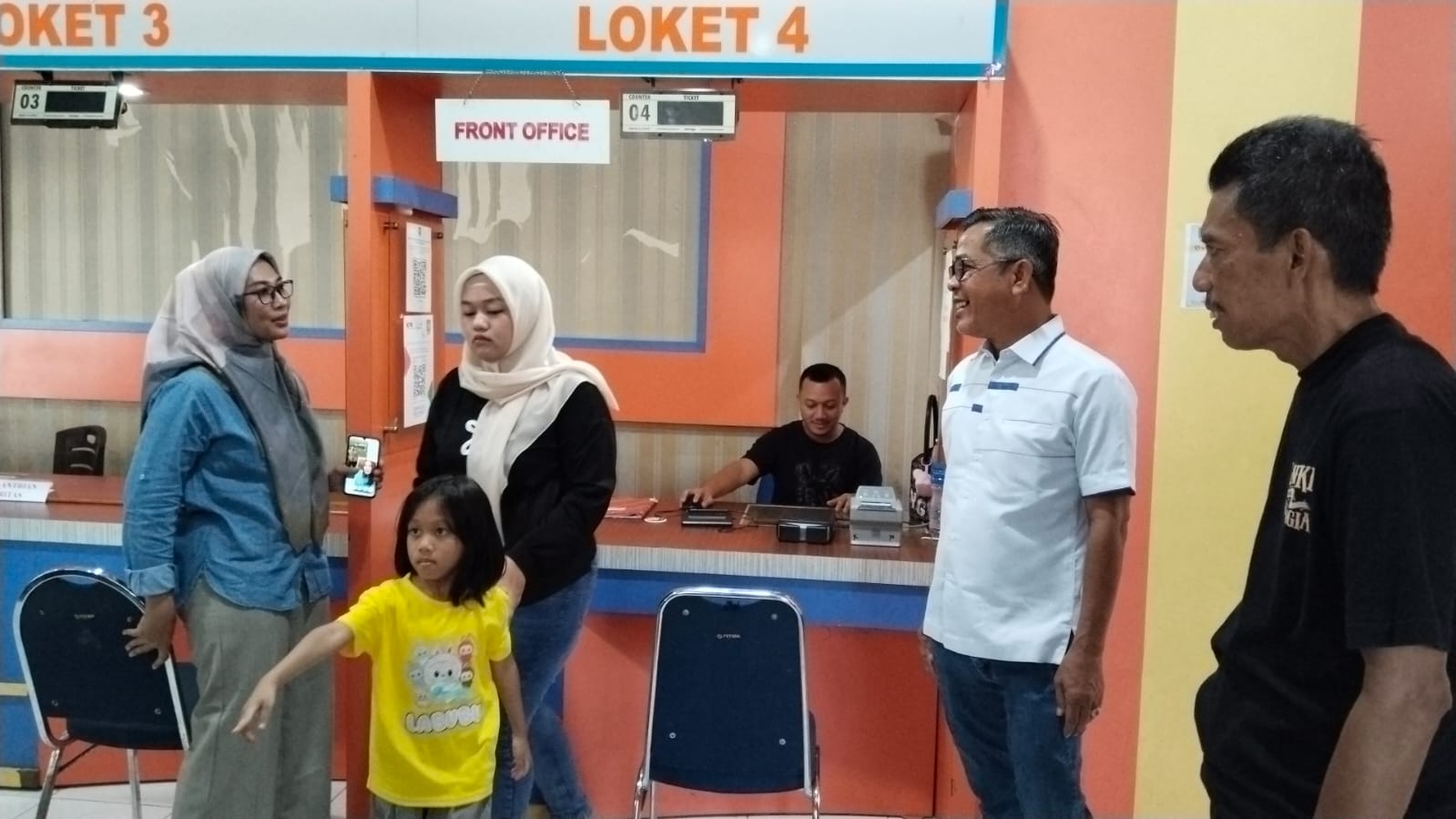 Disdukcapil Bengkalis Tak Kenal Libur Nasional, Warga Manfaatkan Urus Administrasi Kependudukan