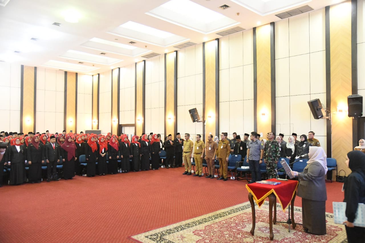 Lantik 215 Kepala Sekolah, Kasmarni Tegaskan Zero Tolerance Pungli dan Jual Beli Kursi PPDB